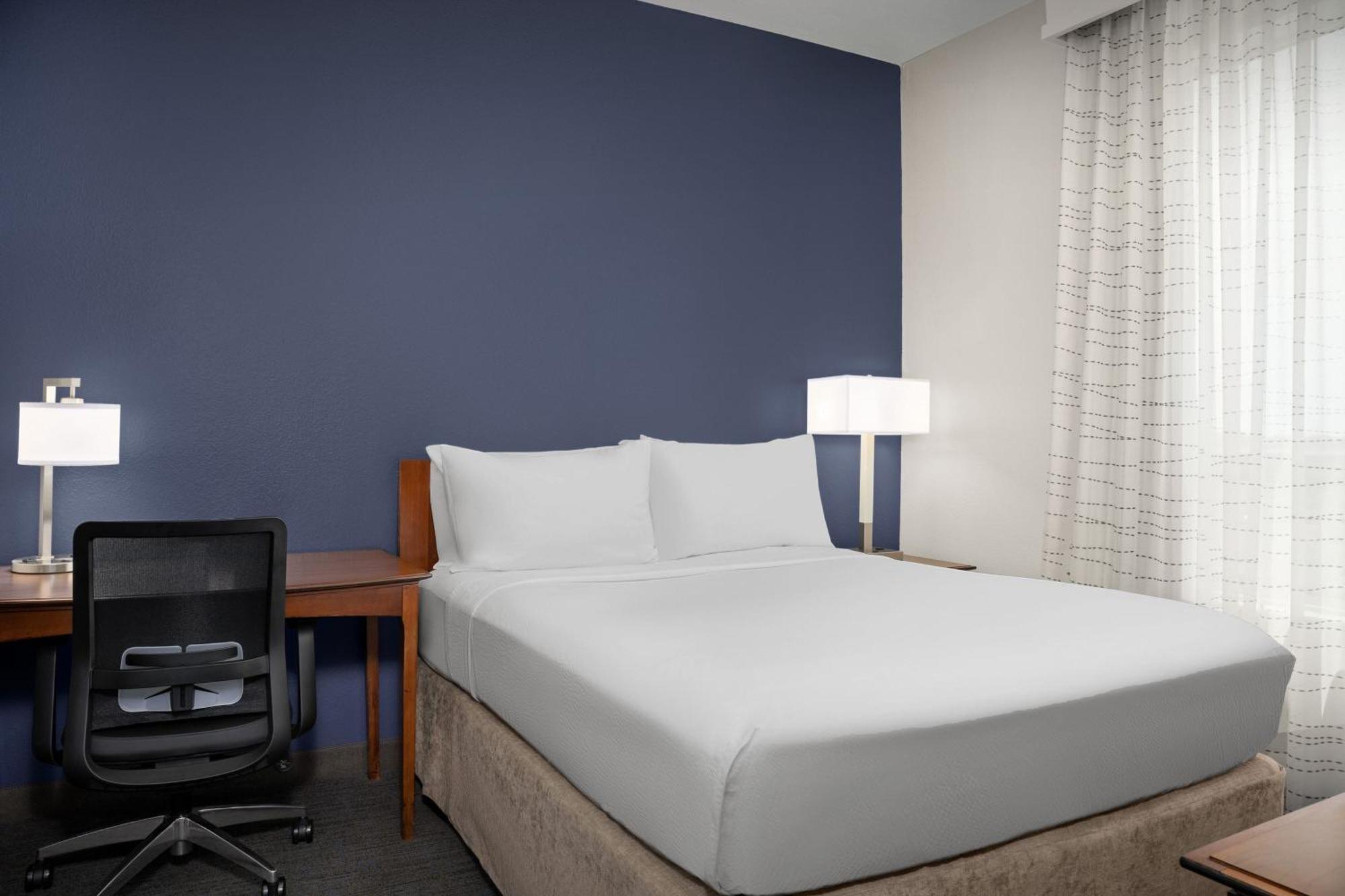 Hotel West Energy Corridor