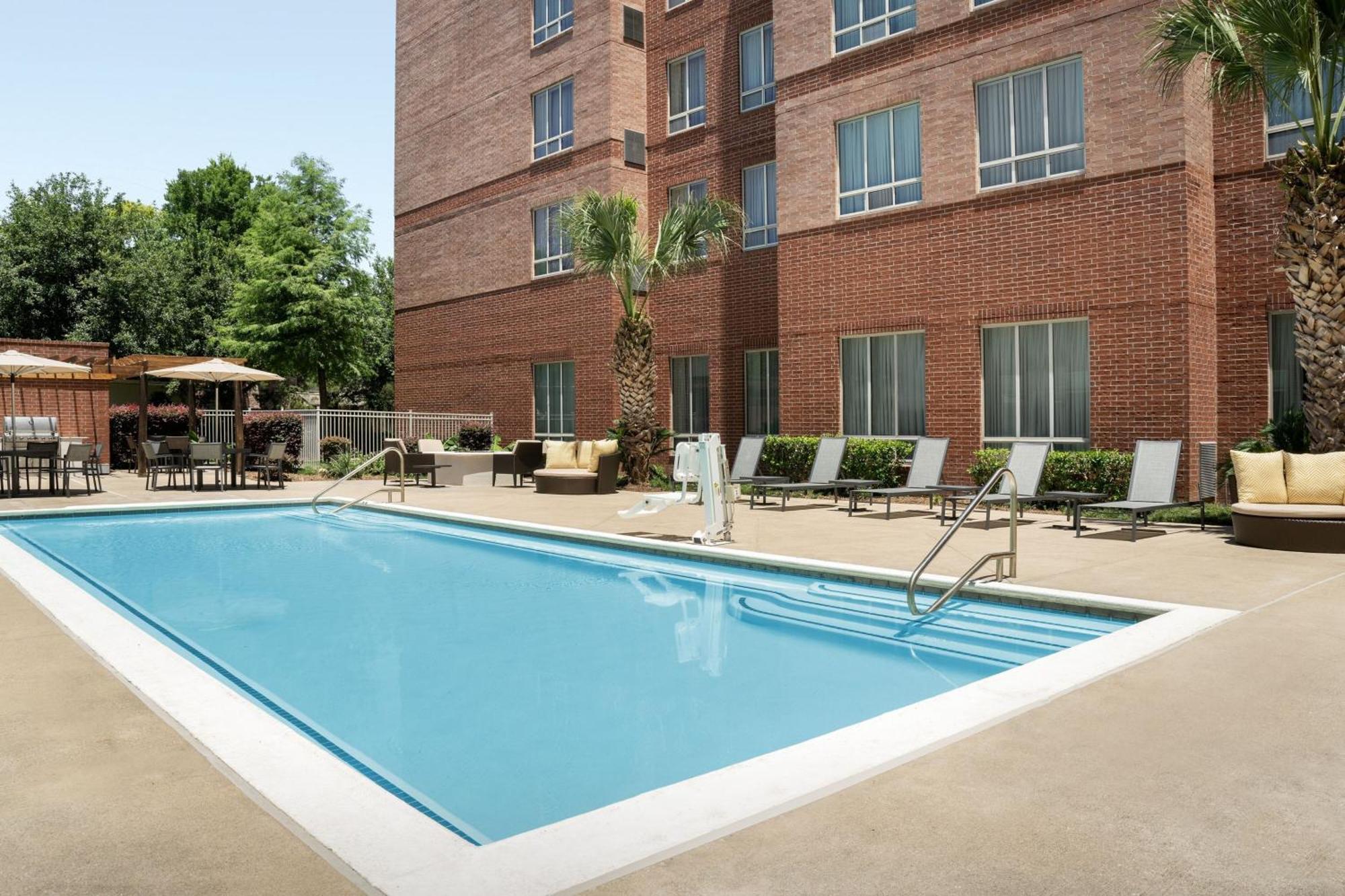 West Energy Corridor Hotel 3*