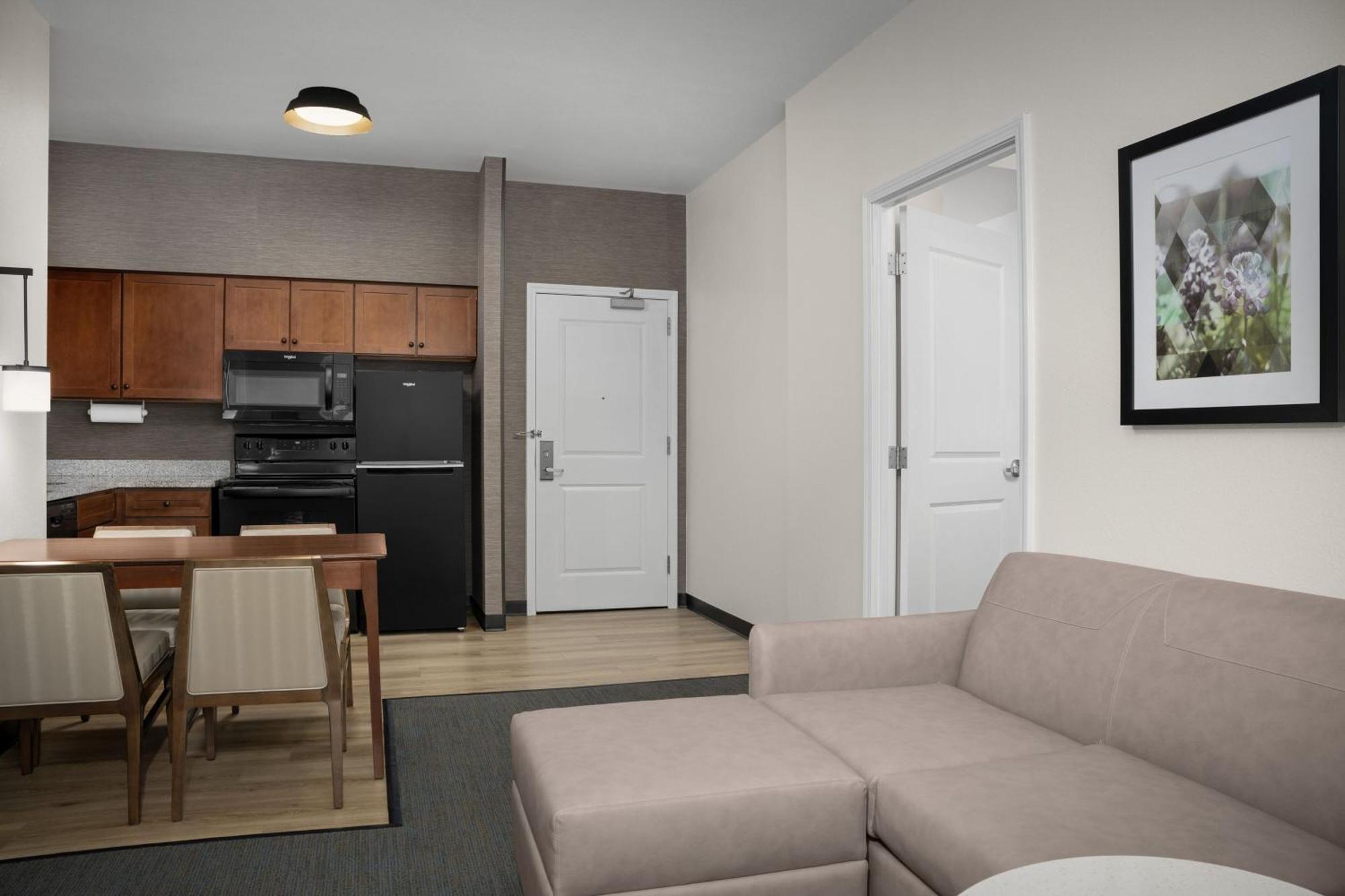 Hotel West Energy Corridor 3*