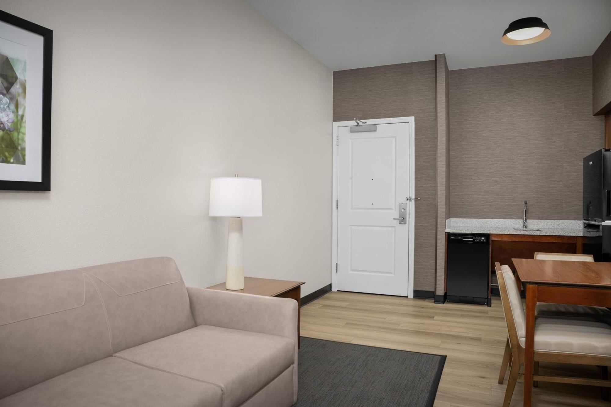 Hotel West Energy Corridor 3*
