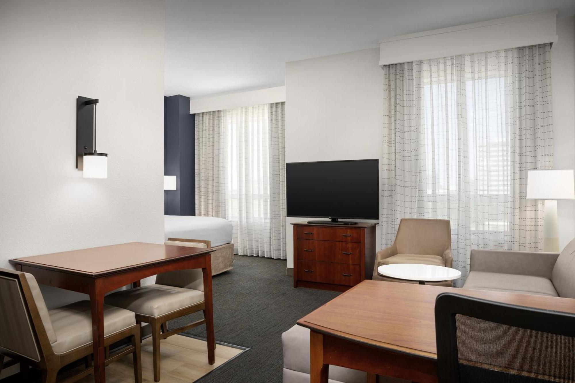 Hotel West Energy Corridor 3*